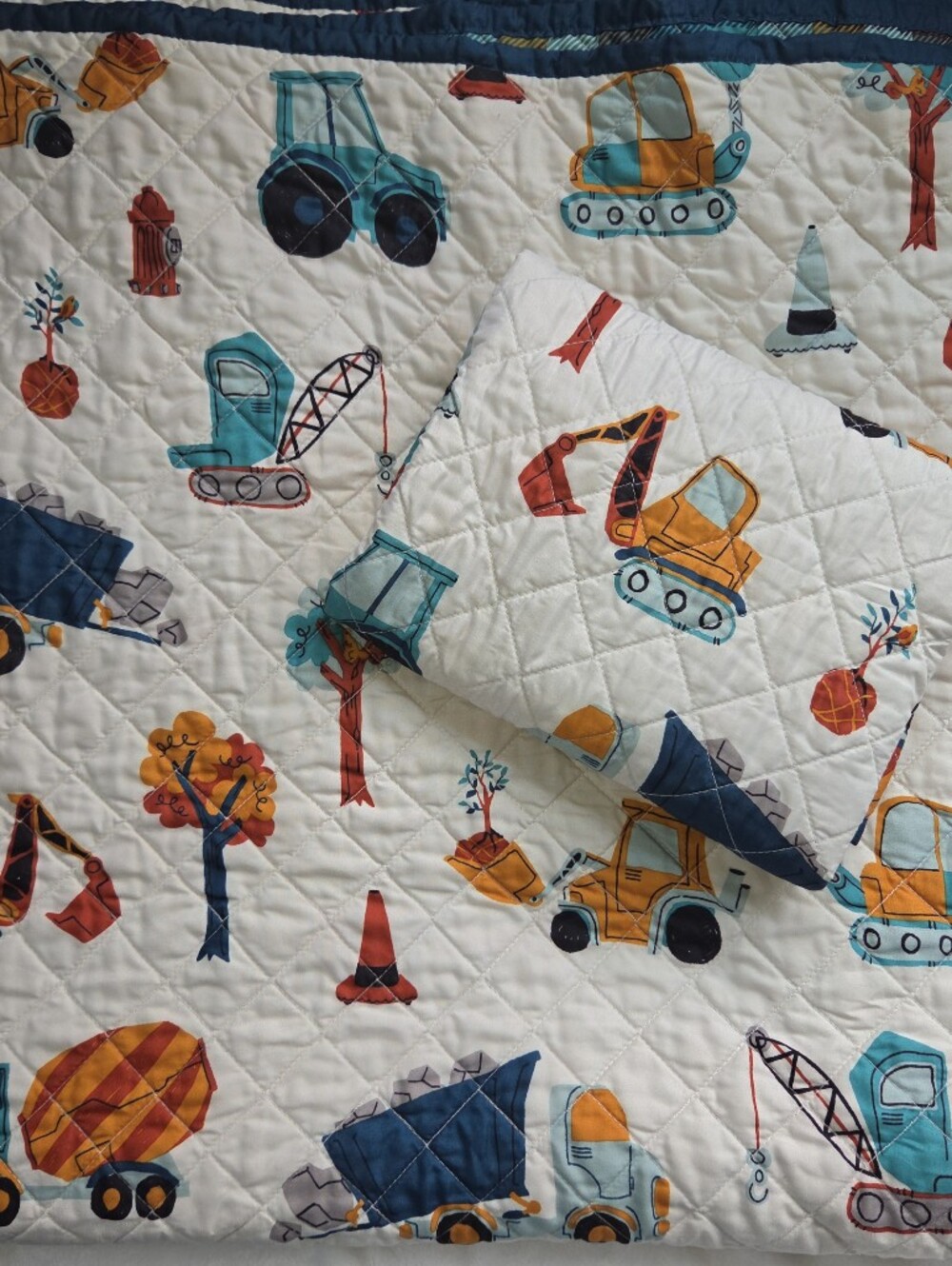 Boys Twin XL Comforter Trucks